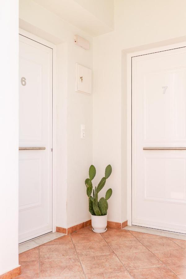 7 Rooms Jeráni Haníon Kültér fotó